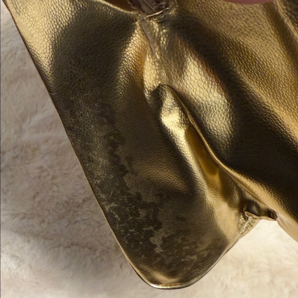 Michael Kors Gold Weekender Gift Tote - Picture 6 of 10